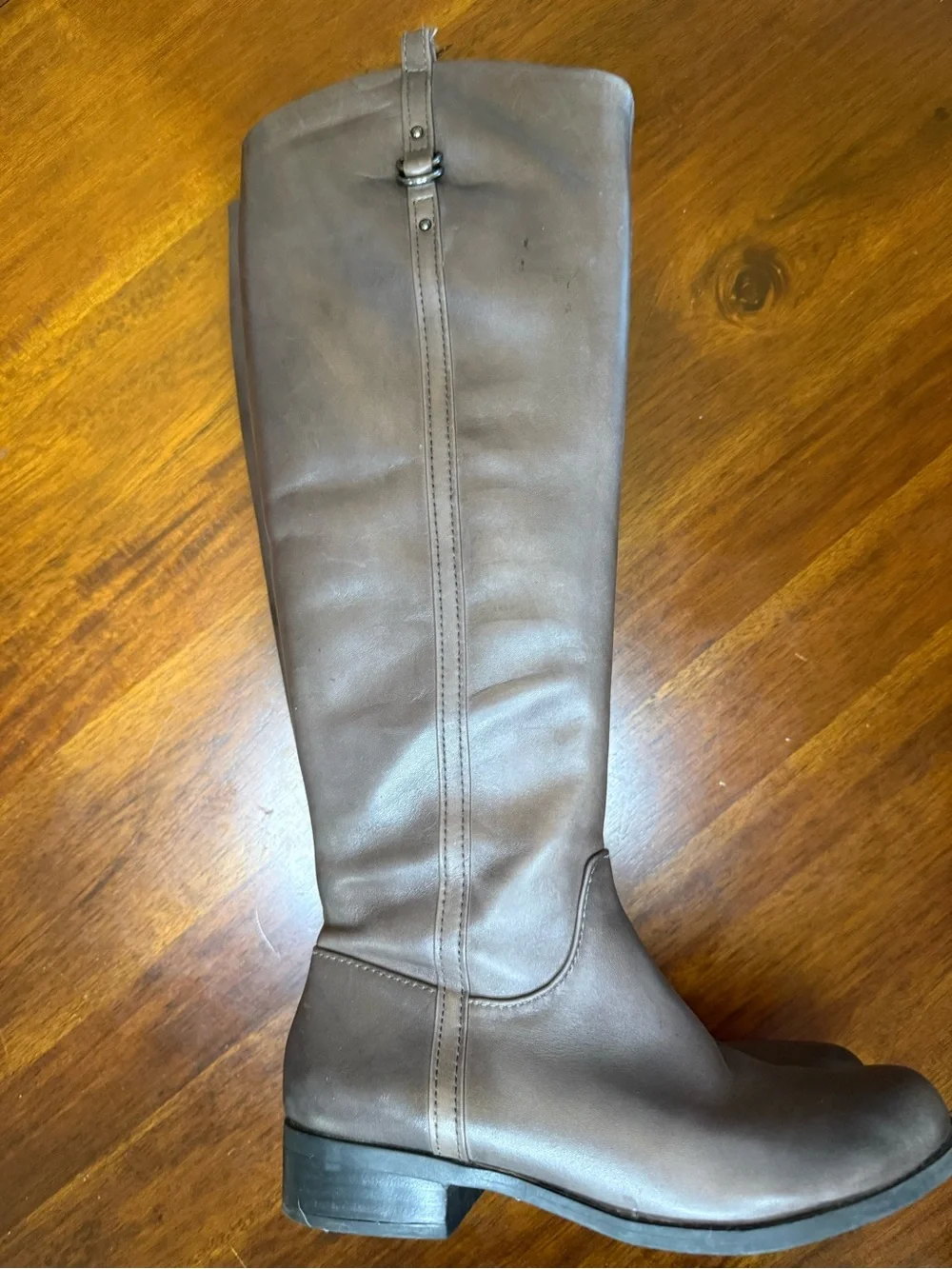 Gianni Bini sleek tall